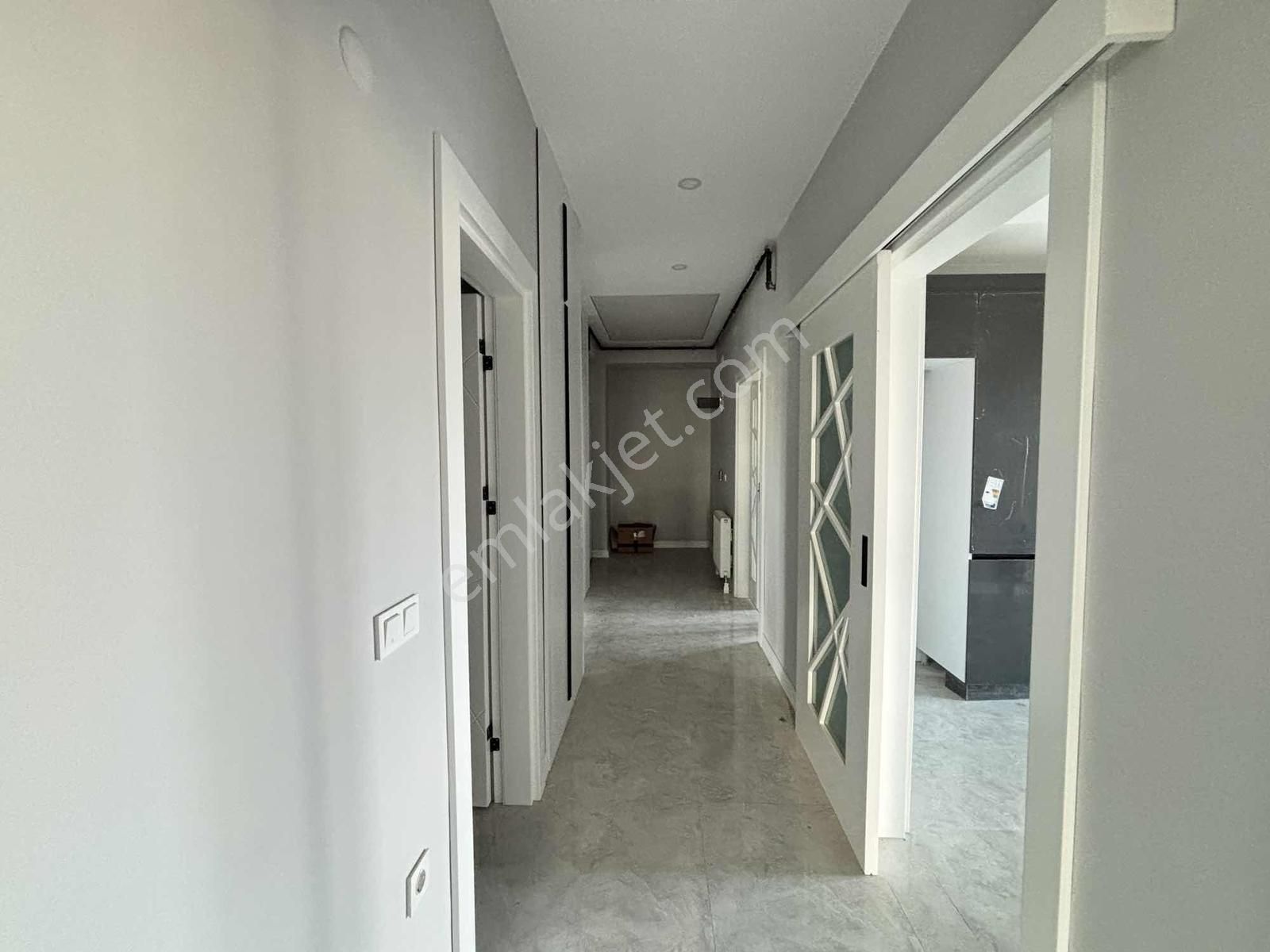 Fa Özbir'den Cumhuriyette 7/24 Güvenlikli Site İçi 2+1daire - Görsel 4