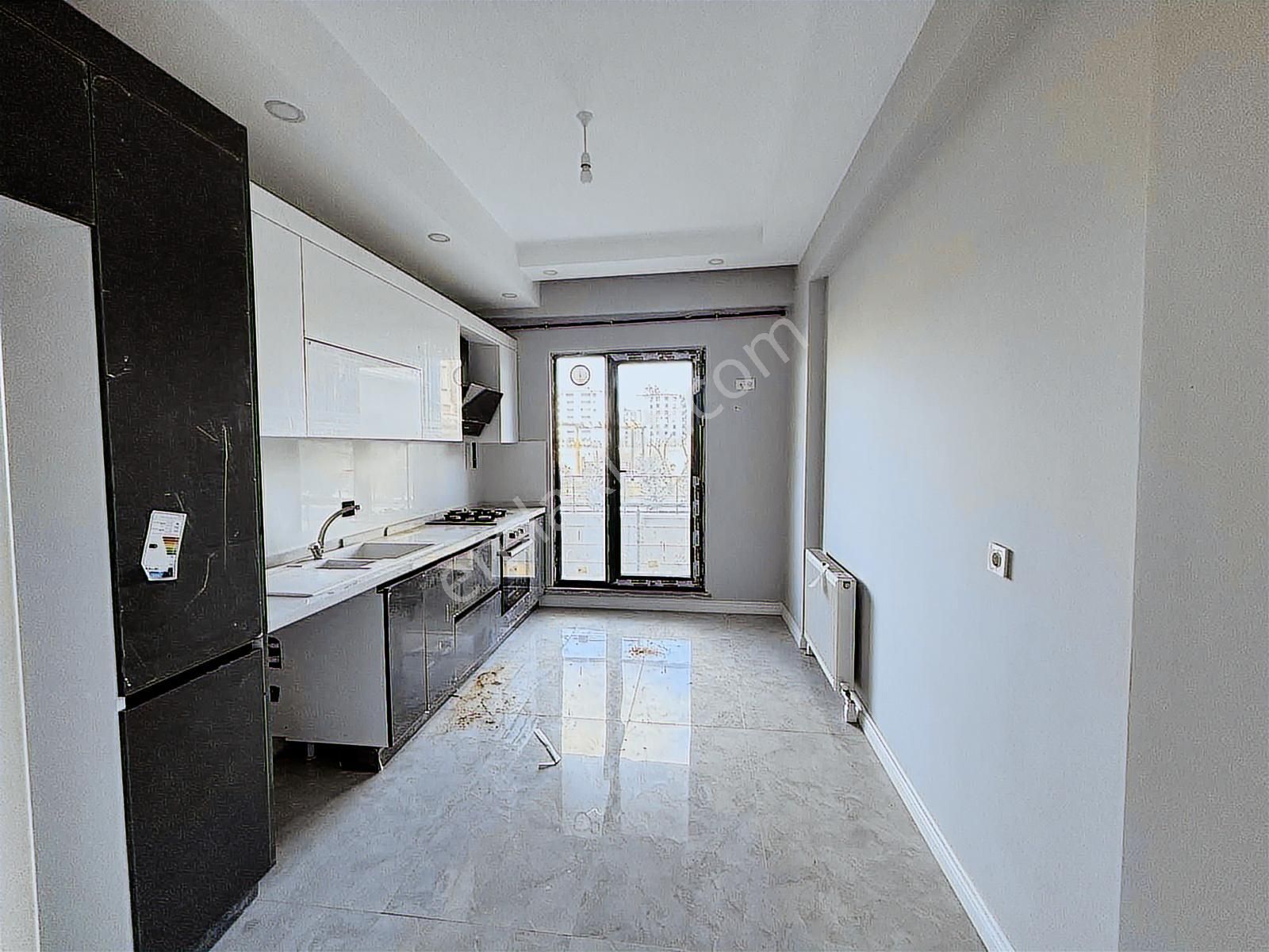 Fa Özbir'den Cumhuriyette 7/24 Güvenlikli Site İçi 2+1daire - Görsel 29