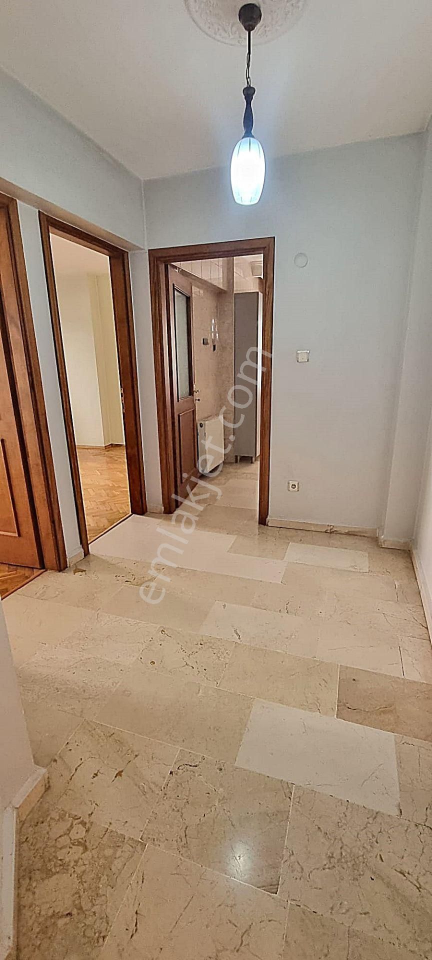Madenler Çekmeköy Metrosuna Yakın Kombili 130 M2 3+1 Ferah Daire - Görsel 17
