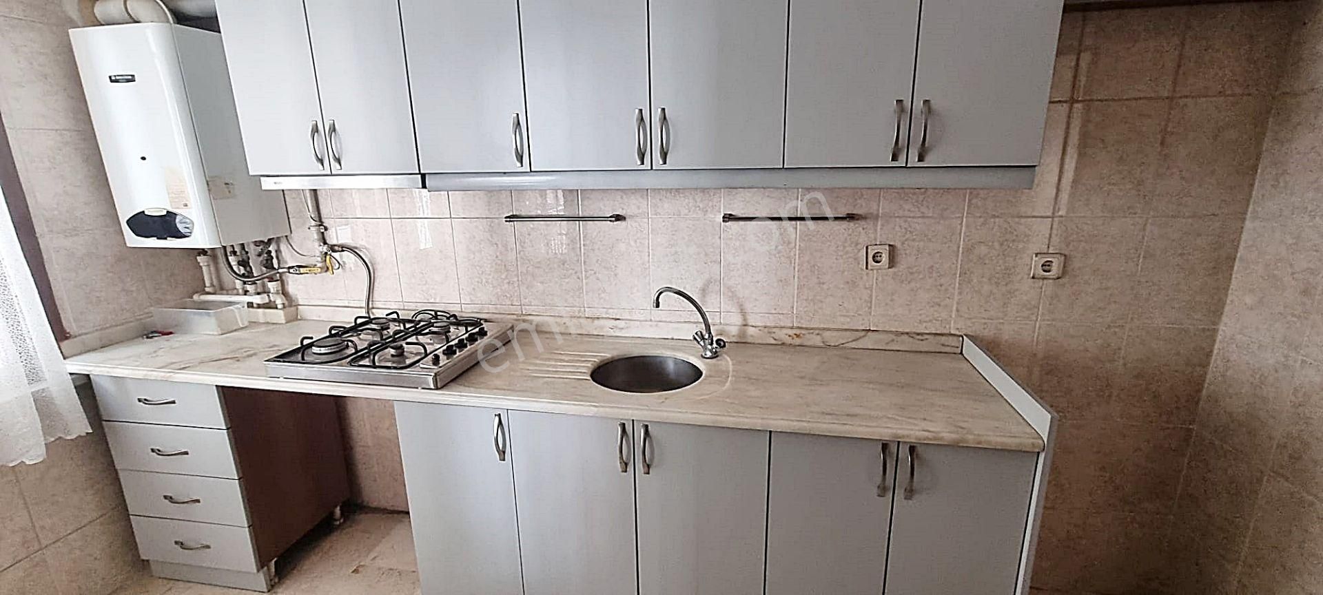 Madenler Çekmeköy Metrosuna Yakın Kombili 130 M2 3+1 Ferah Daire - Görsel 5
