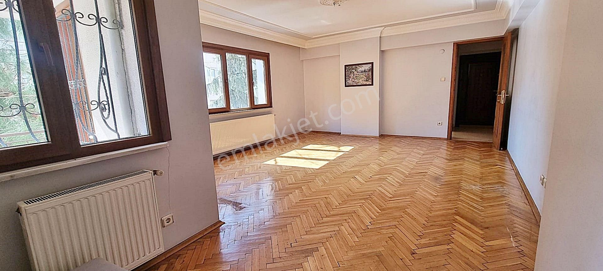 Madenler Çekmeköy Metrosuna Yakın Kombili 130 M2 3+1 Ferah Daire - Görsel 3