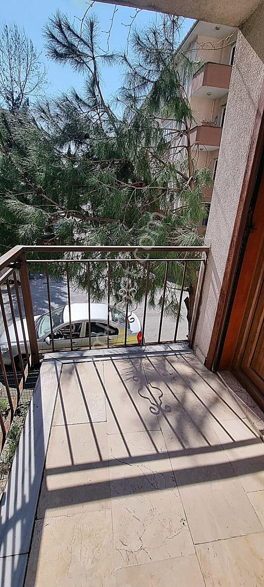 Madenler Çekmeköy Metrosuna Yakın Kombili 130 M2 3+1 Ferah Daire - Görsel 4