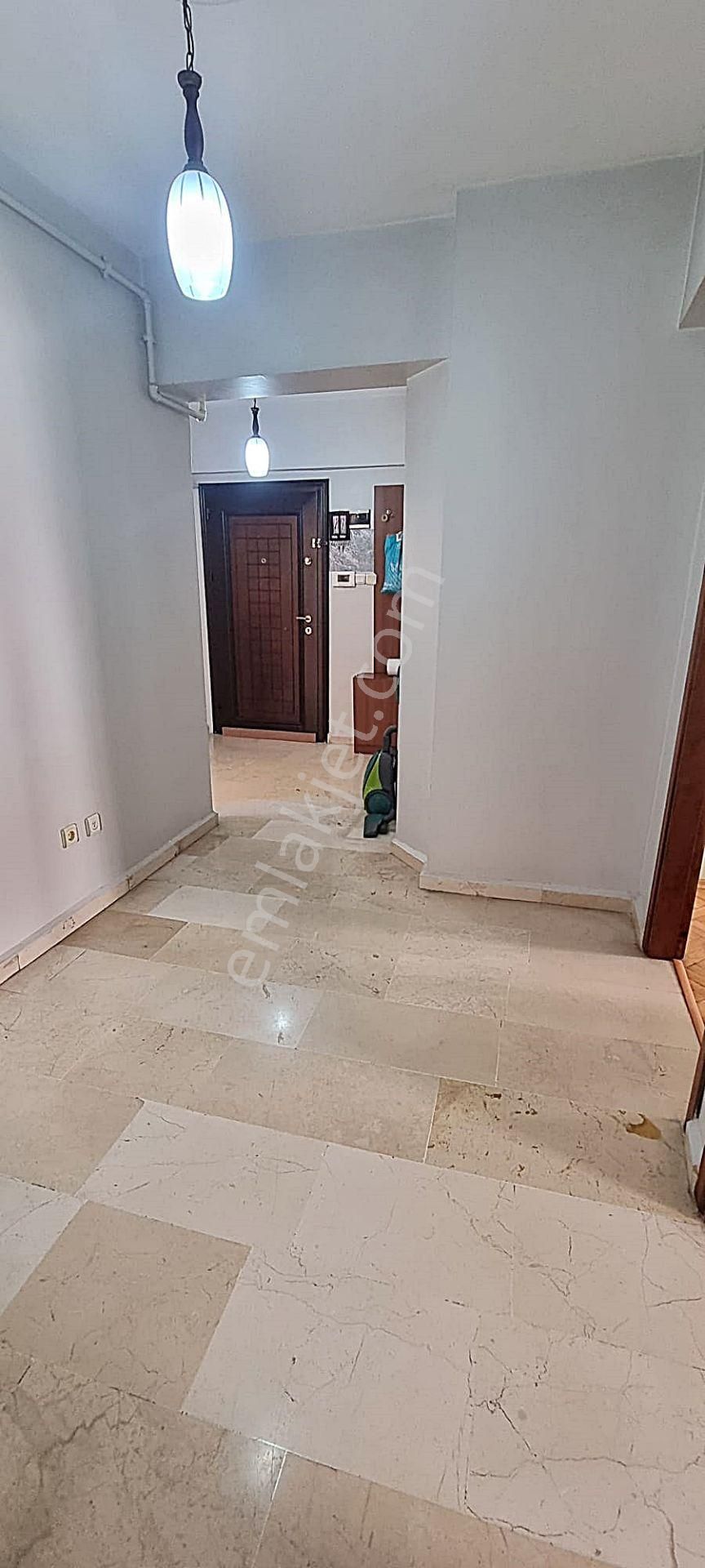 Madenler Çekmeköy Metrosuna Yakın Kombili 130 M2 3+1 Ferah Daire - Görsel 16