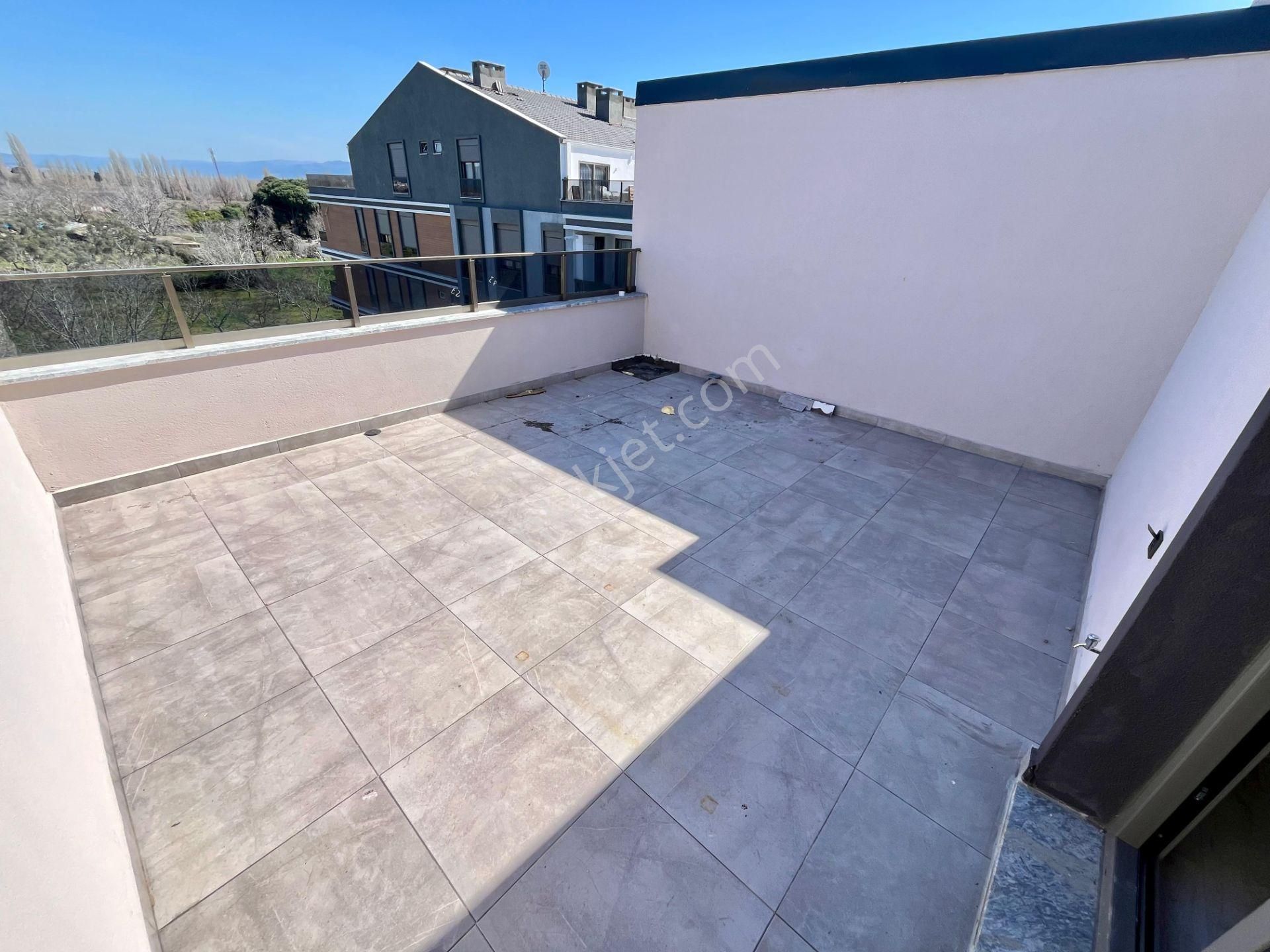 Akçay Sezgin Emlaktan Ön Cephe & Lüx Tasarım Satılık 2+1 Dublex - Görsel 25