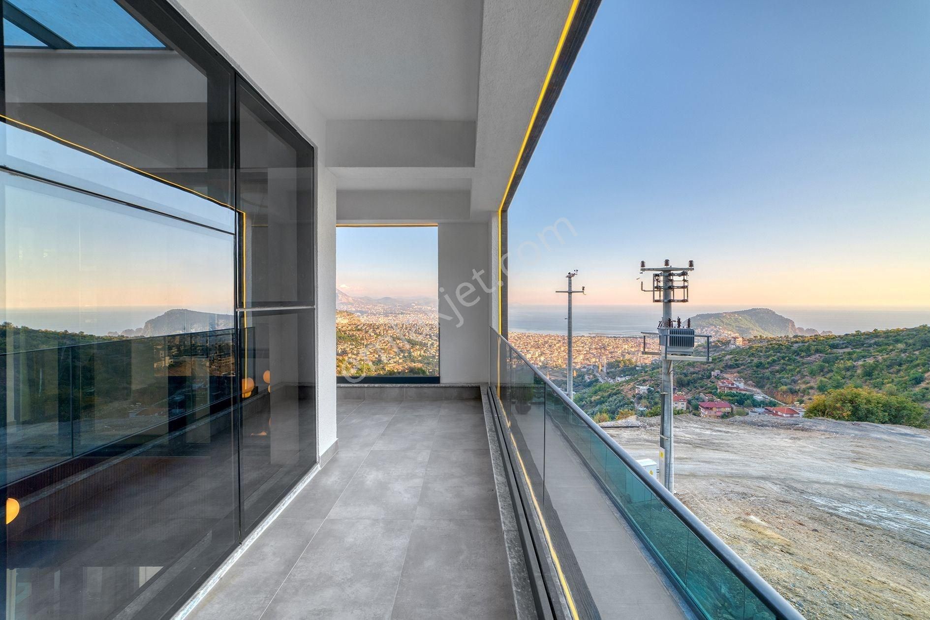 Alanya Tepe Modern Mimariye Sahip 4+1 Eşsiz Manzaralı Özel Villa - Görsel 29