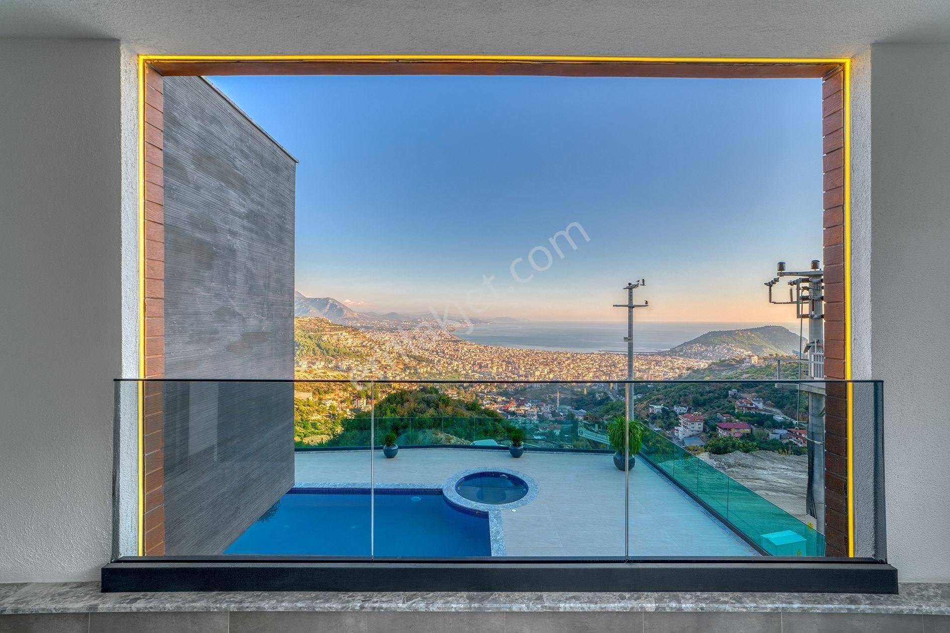 Alanya Tepe Modern Mimariye Sahip 4+1 Eşsiz Manzaralı Özel Villa - Görsel 21