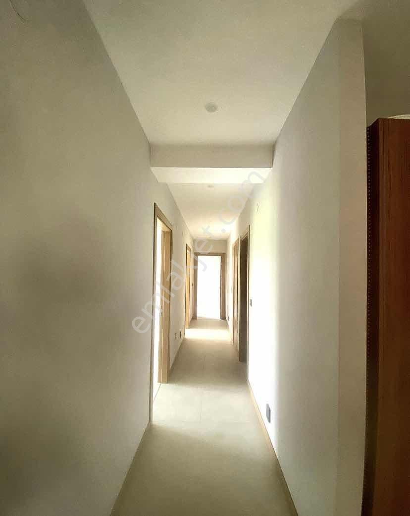 Remax Arma'dan Torbalı'da Site İçinde 3+1 Kiralık Geniş Daire - Görsel 2