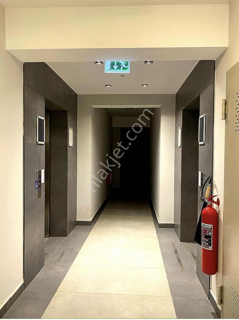 Remax Arma'dan Torbalı'da Site İçinde 3+1 Kiralık Geniş Daire - Görsel 14