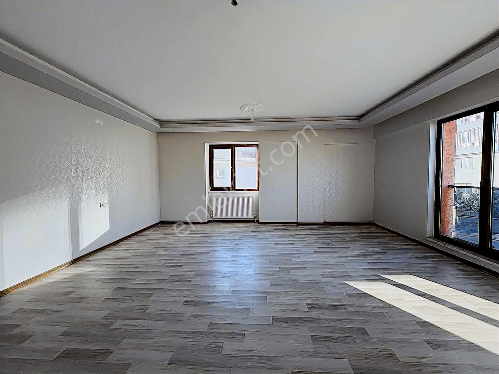 Şehitlikte Satılık Geniş Ve Ferah 4+1 Daire - Görsel 14