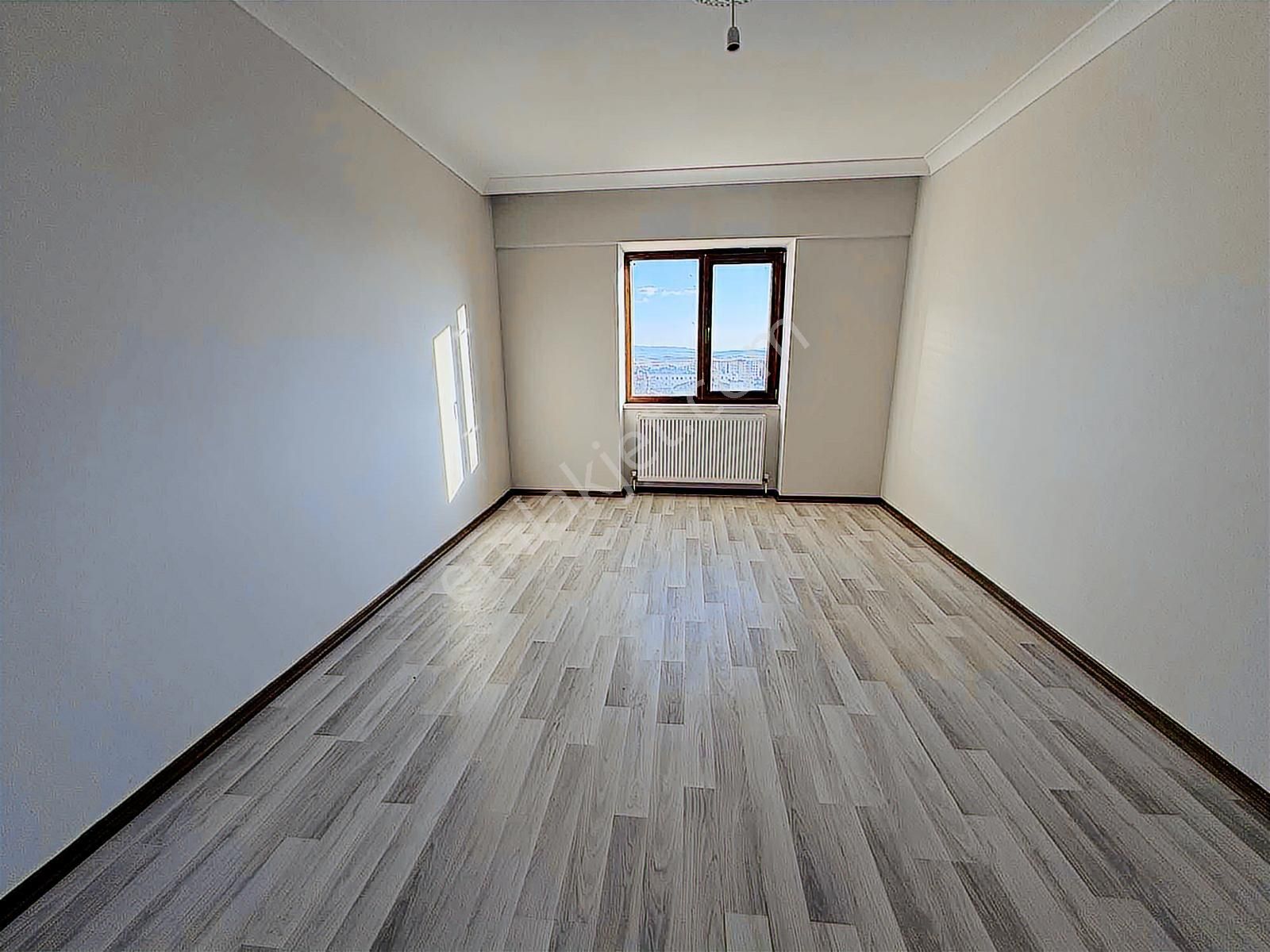 Şehitlikte Satılık Geniş Ve Ferah 4+1 Daire - Görsel 16