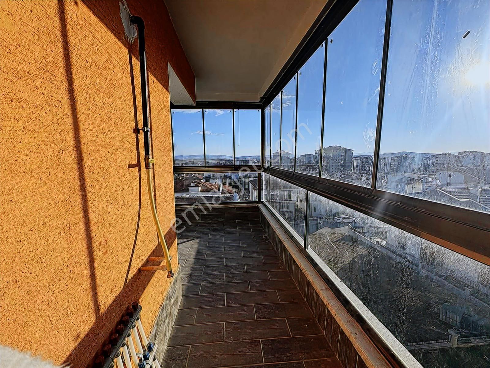 Şehitlikte Satılık Geniş Ve Ferah 4+1 Daire - Görsel 24