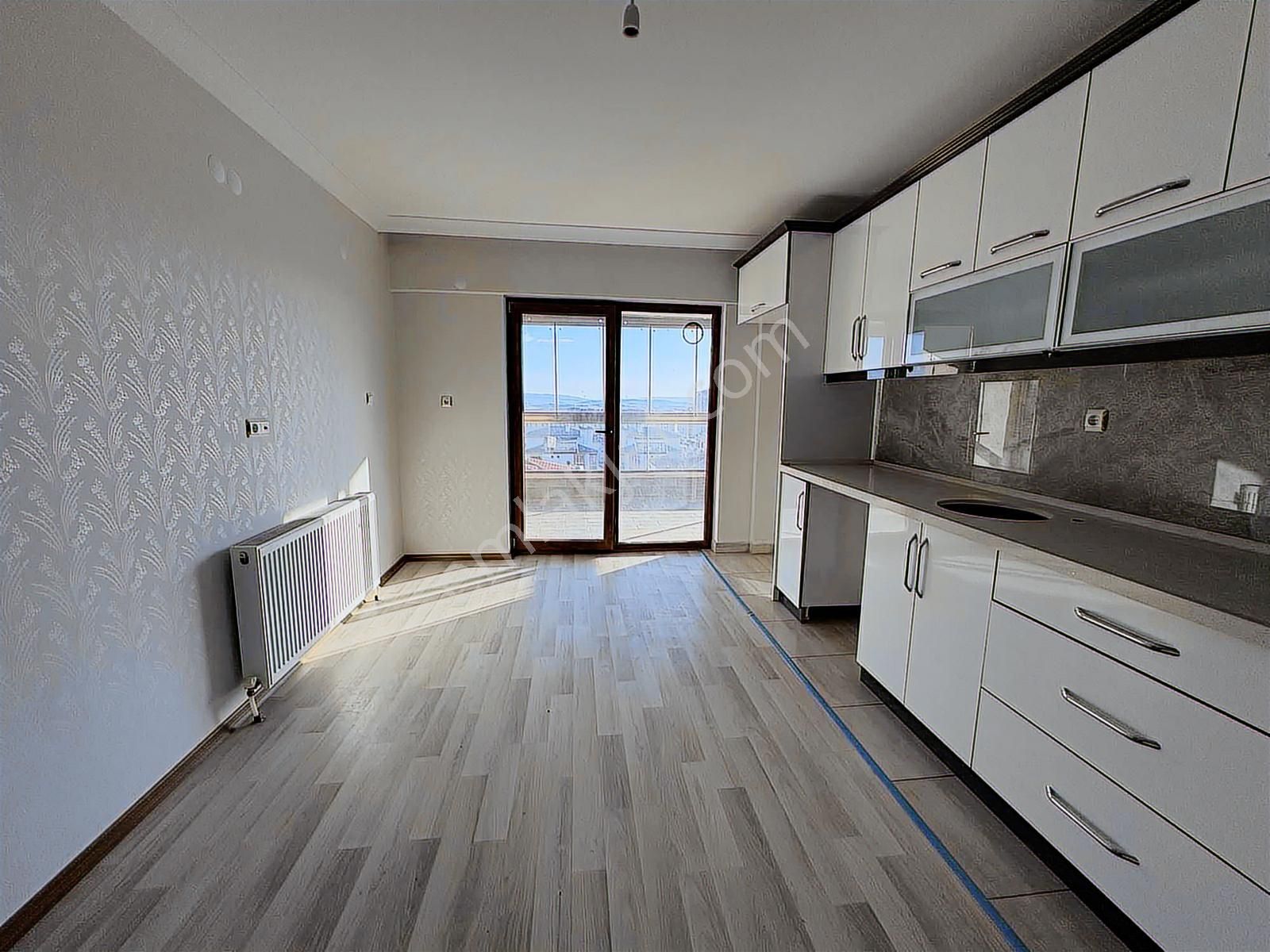 Şehitlikte Satılık Geniş Ve Ferah 4+1 Daire - Görsel 15