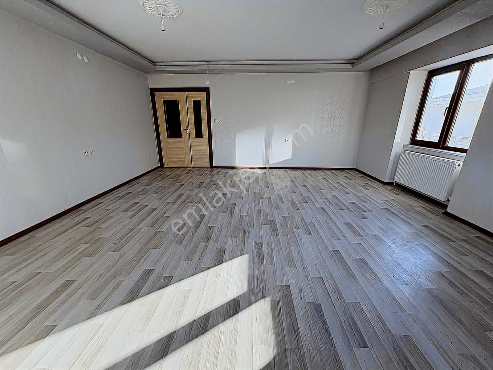 Şehitlikte Satılık Geniş Ve Ferah 4+1 Daire - Görsel 9