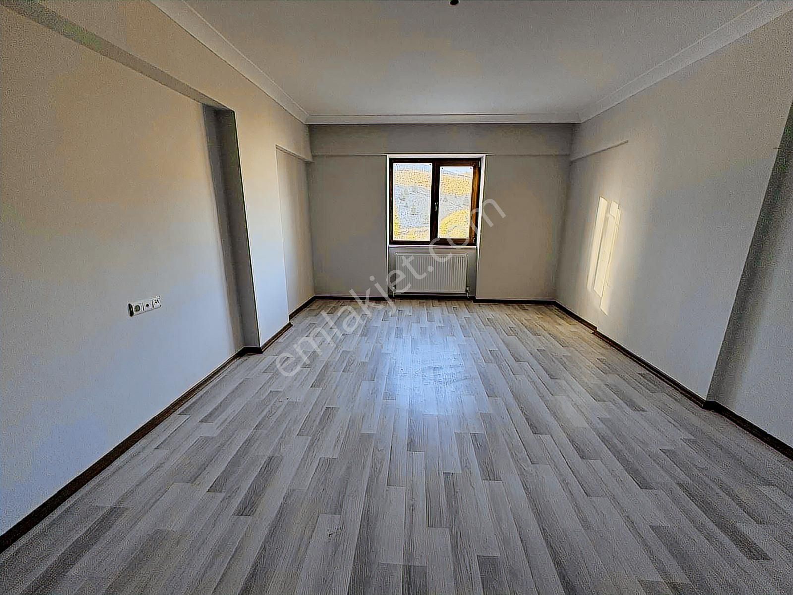 Şehitlikte Satılık Geniş Ve Ferah 4+1 Daire - Görsel 10