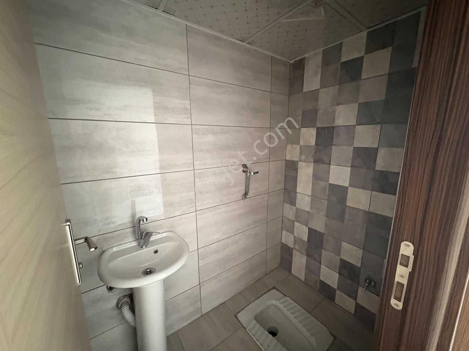 Şehitlikte Satılık Geniş Ve Ferah 4+1 Daire - Görsel 19