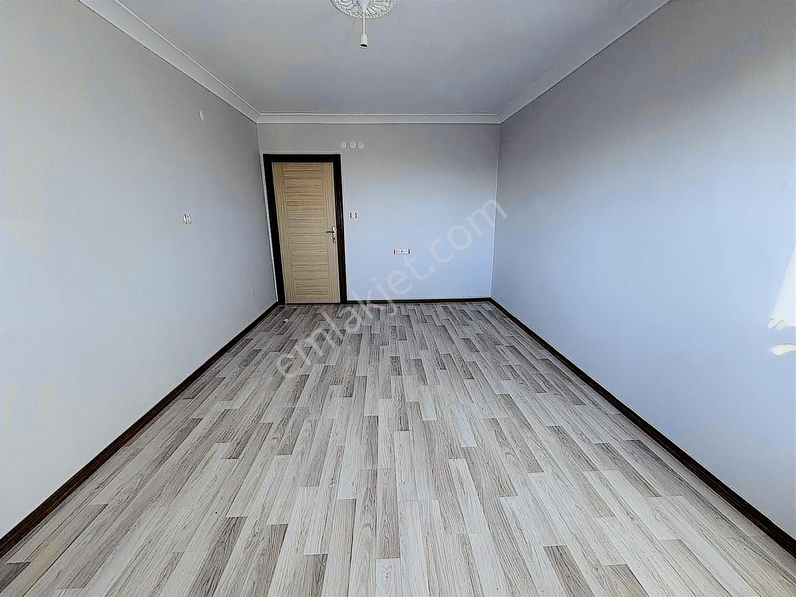 Şehitlikte Satılık Geniş Ve Ferah 4+1 Daire - Görsel 12