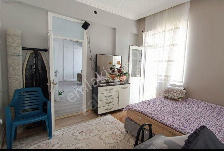 Binevler Mahlesinde Konumu Güzel Ana Caddeye Yakın 3+1 Temiz Bakımlı Daire - Görsel 24