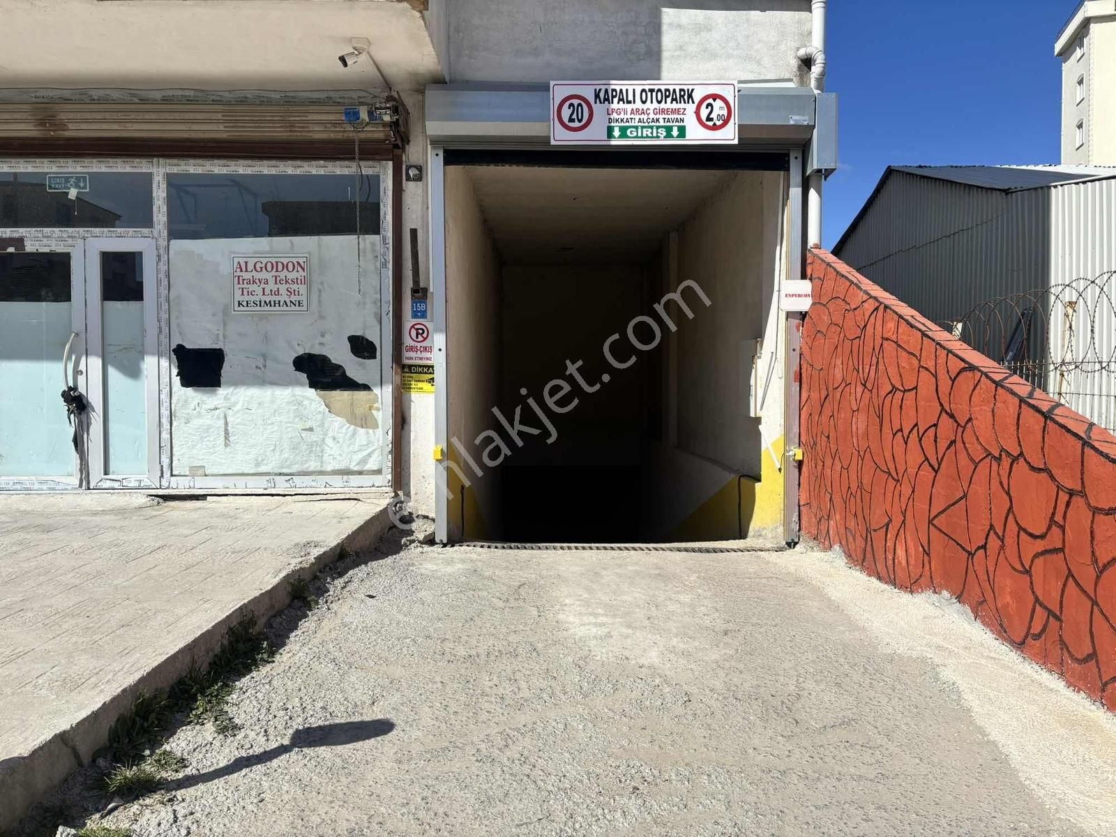 Fa Özbir'den Merkezi Konumda Kapalıotoparklı Site İçi 3+1daire - Görsel 3