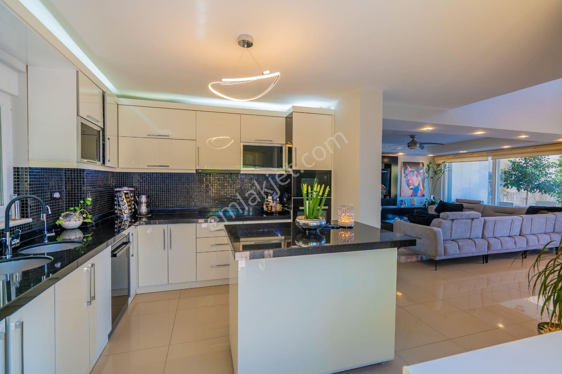 Alanya Kargıcak Panoramik Manzaralı Muhteşem 3+1 Mobilyalı Villa - Görsel 17