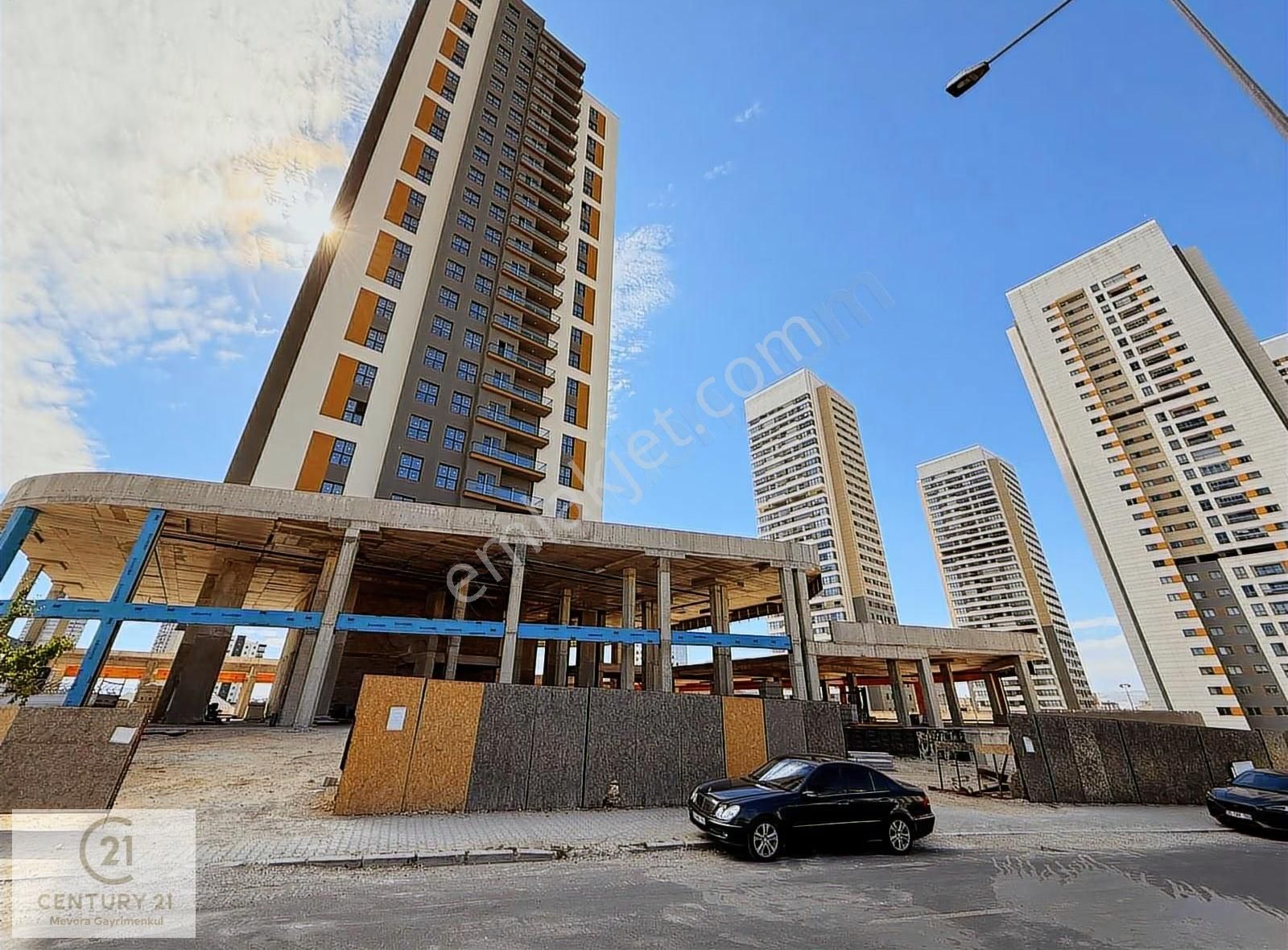 Metromall Teras Evlerinde /kapalı Mutfak / Ebeveyn Banyolu / 2+1