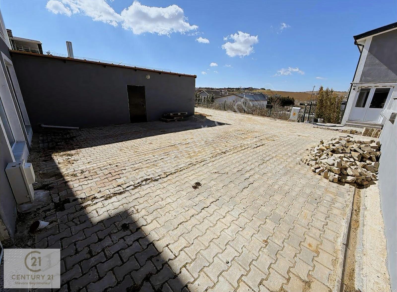 Hacımuratlı'da Site İçerisinde Komple Yerden Isıtmalı Villa - Görsel 23