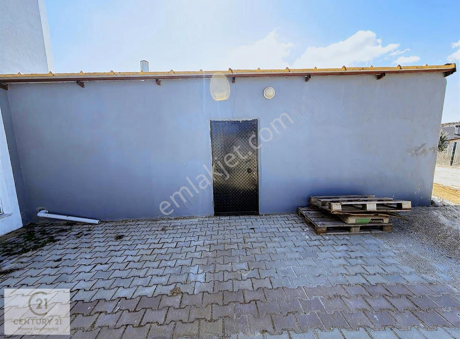 Hacımuratlı'da Site İçerisinde Komple Yerden Isıtmalı Villa - Görsel 17
