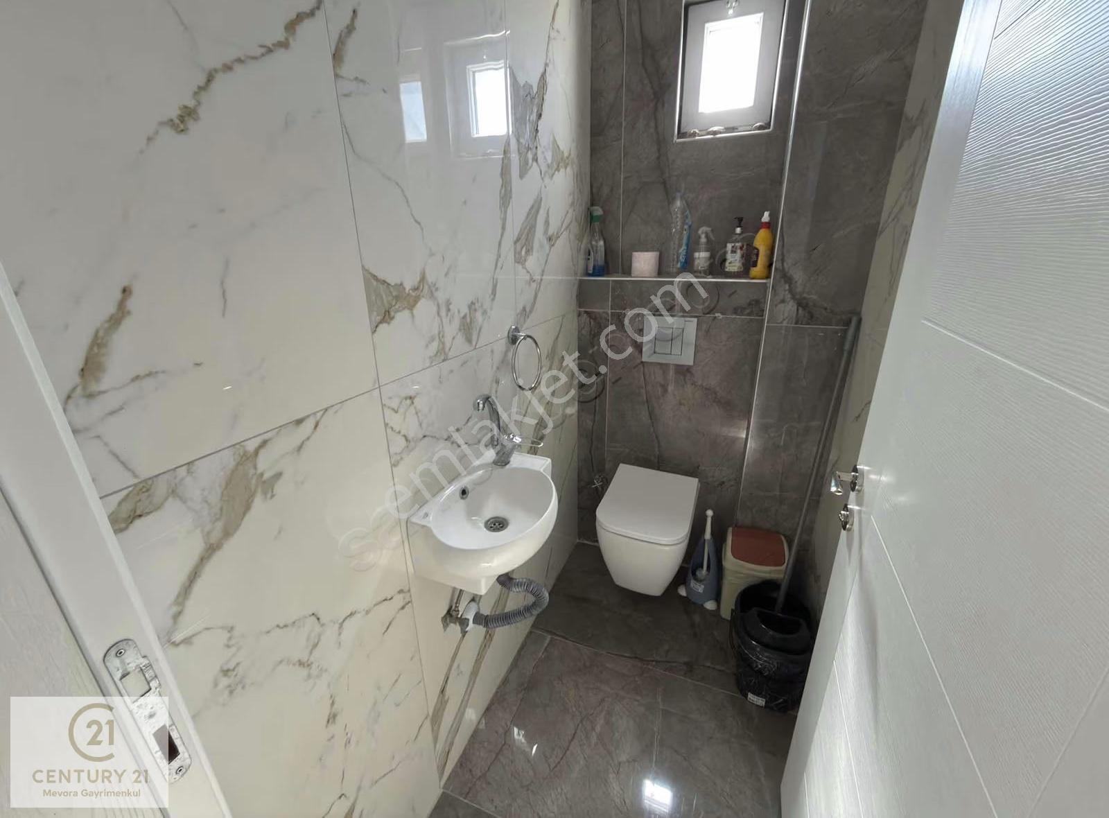 Hacımuratlı'da Site İçerisinde Komple Yerden Isıtmalı Villa - Görsel 16