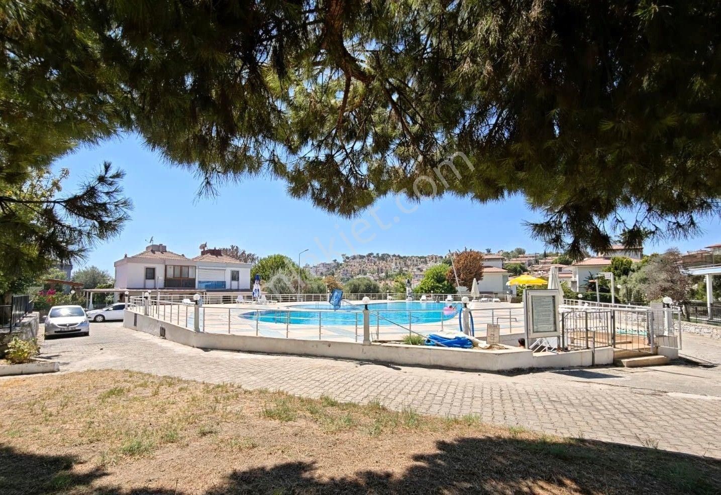 Kuşadası Kadınlar Denizi Satılık 3+1 Bakımlı Dublex Villa