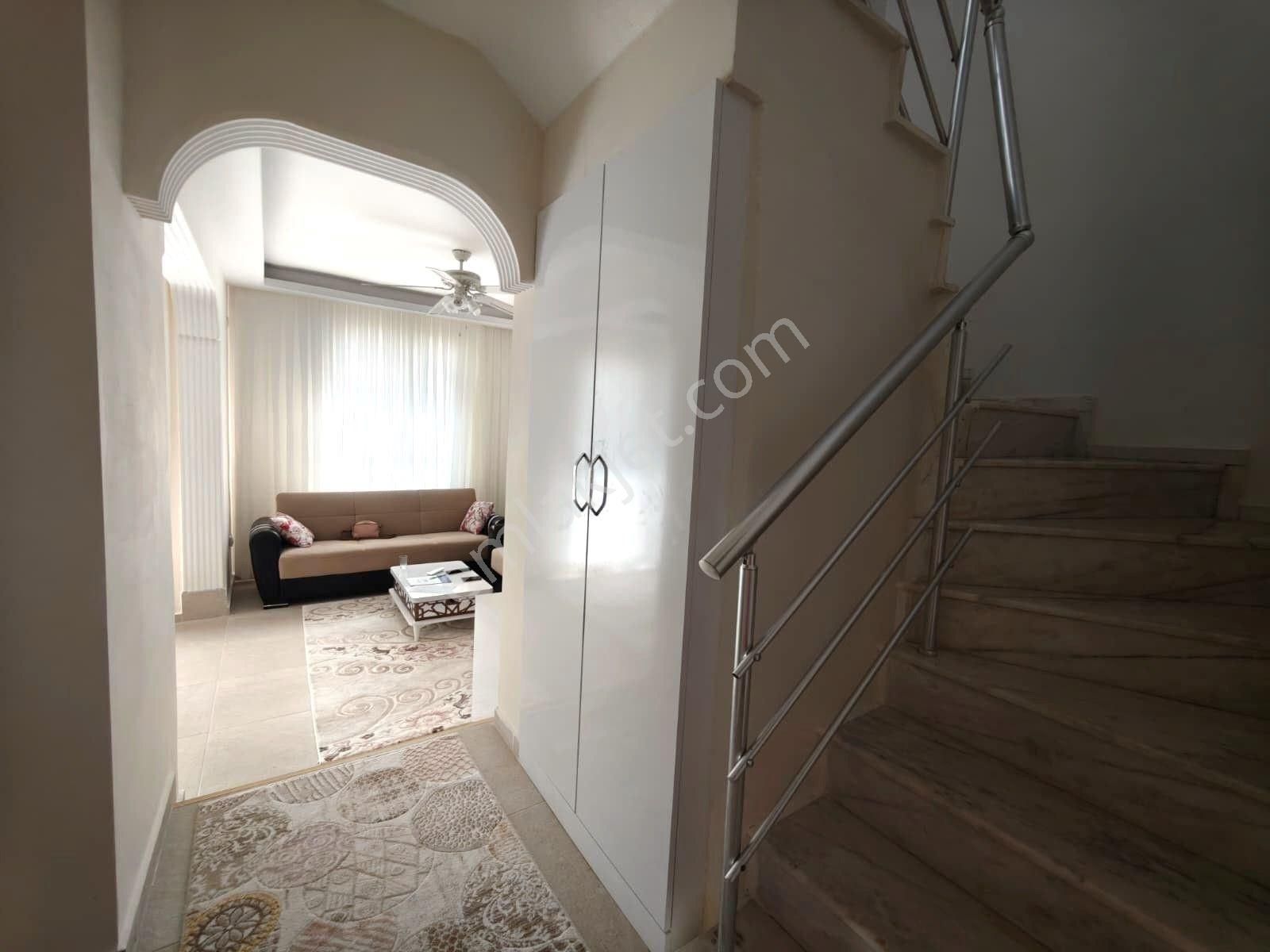 Kuşadası Kadınlar Denizi Satılık 3+1 Bakımlı Dublex Villa - Görsel 15