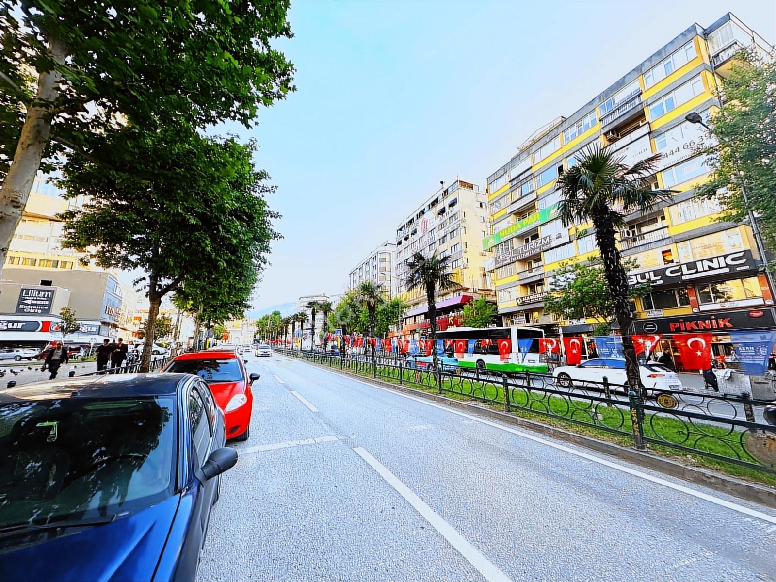 Remax Advantage-metro Yanında,fomara Manzaralı Ofis(takasa Açık)