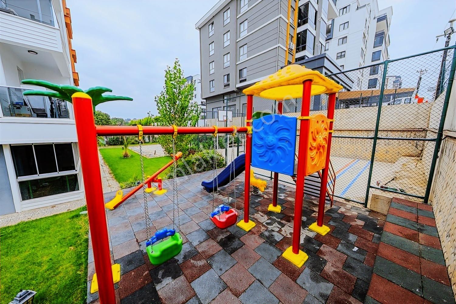 Havuzlu Butik Sitede Mimari Dokunuşlu Yerden Isıtmalı Balkon - Görsel 32