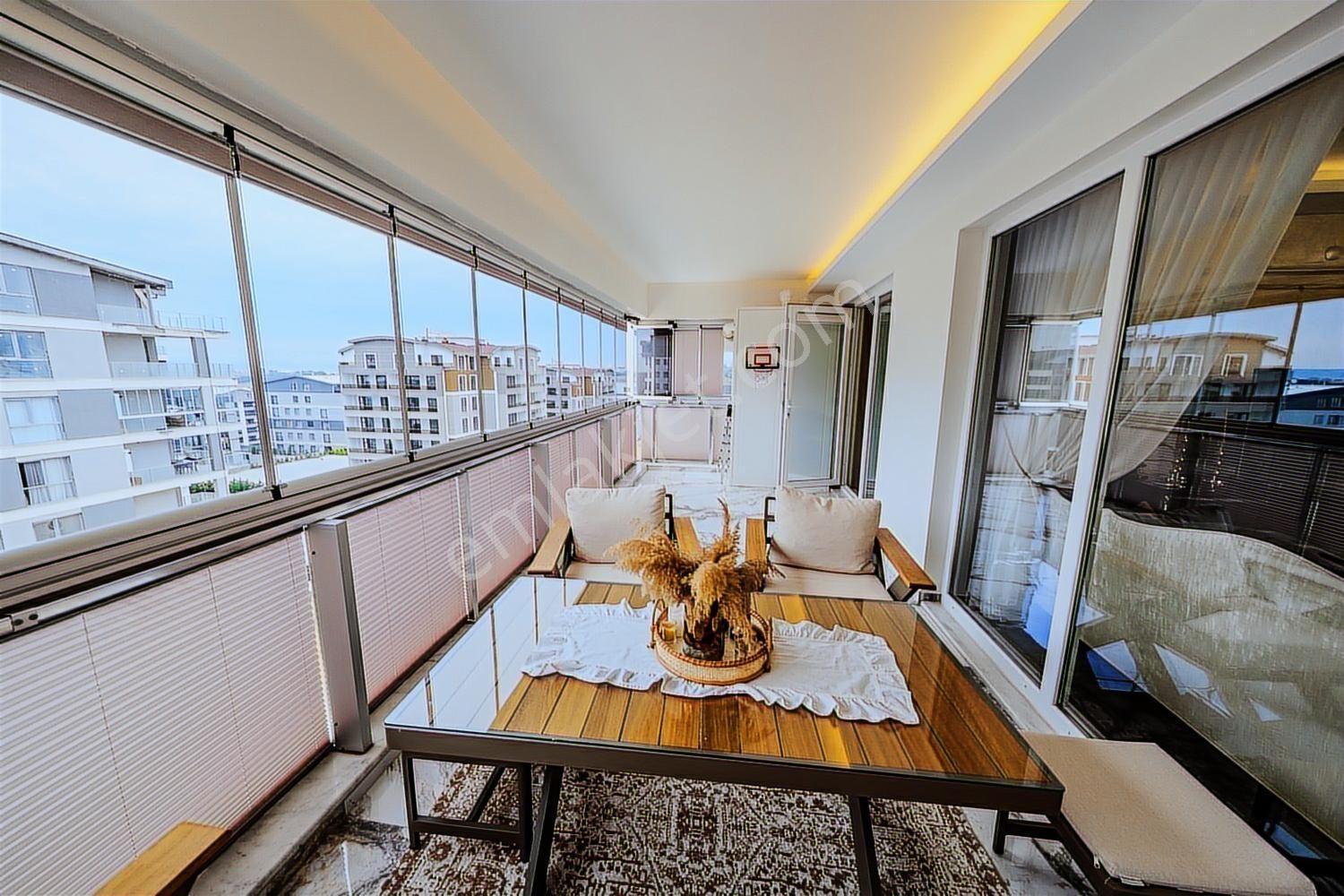 Havuzlu Butik Sitede Mimari Dokunuşlu Yerden Isıtmalı Balkon - Görsel 15