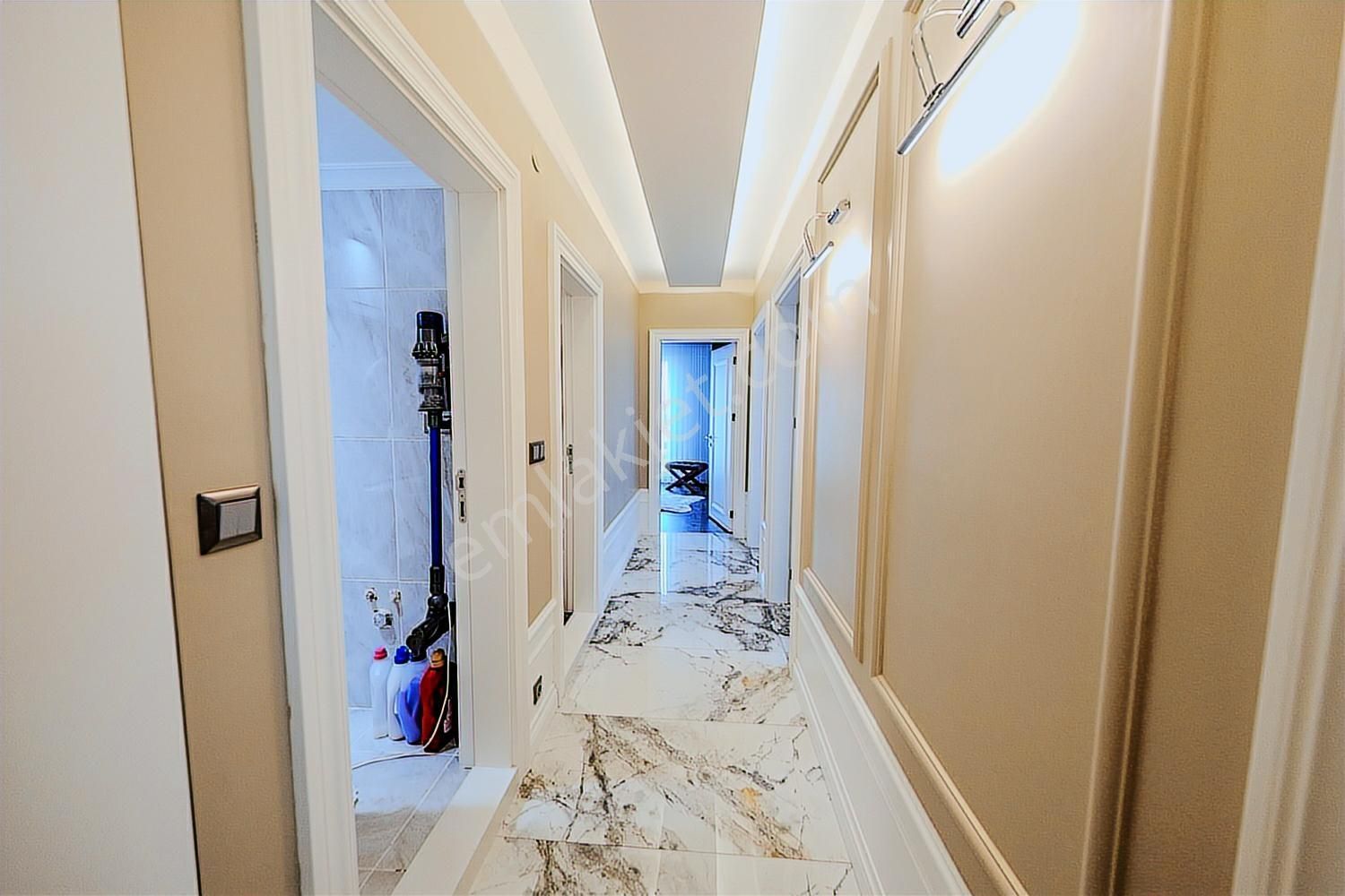 Havuzlu Butik Sitede Mimari Dokunuşlu Yerden Isıtmalı Balkon - Görsel 4