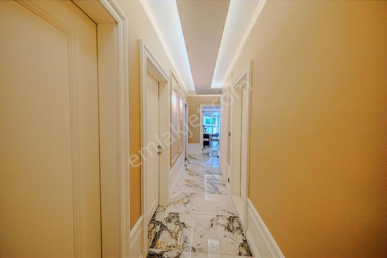 Havuzlu Butik Sitede Mimari Dokunuşlu Yerden Isıtmalı Balkon - Görsel 16