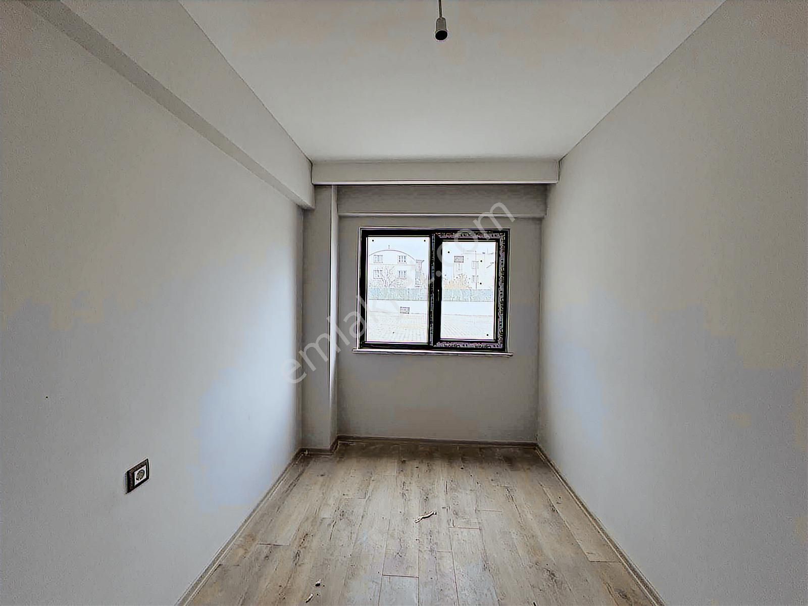 Yolçatıda Site İçi Kiralık Daire Geniş Balkonlu Önü Açık - Görsel 11