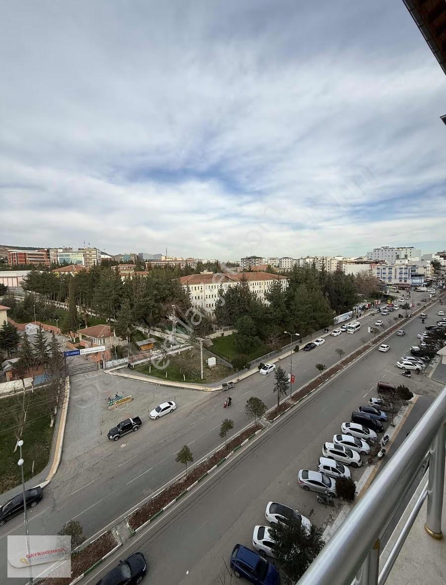 Üniversite Emlaktan Üniversitenin Karşısında Satılık 2+1 Stüdyo - Görsel 6