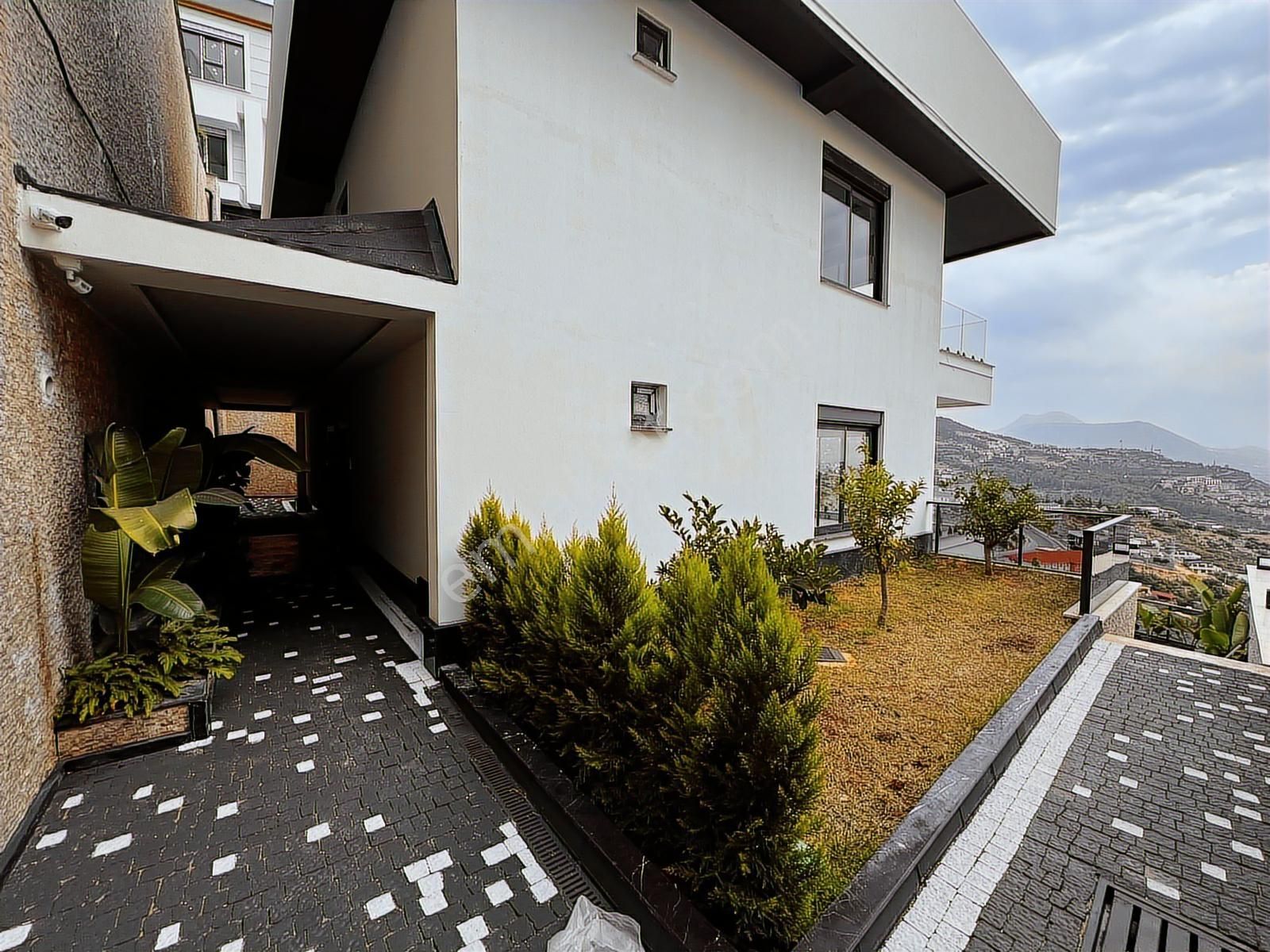 Alanya Tepe 3+2 200m2 Müstakil Havuzlu Lüxxx Triplex Villaaaaaaa - Görsel 6