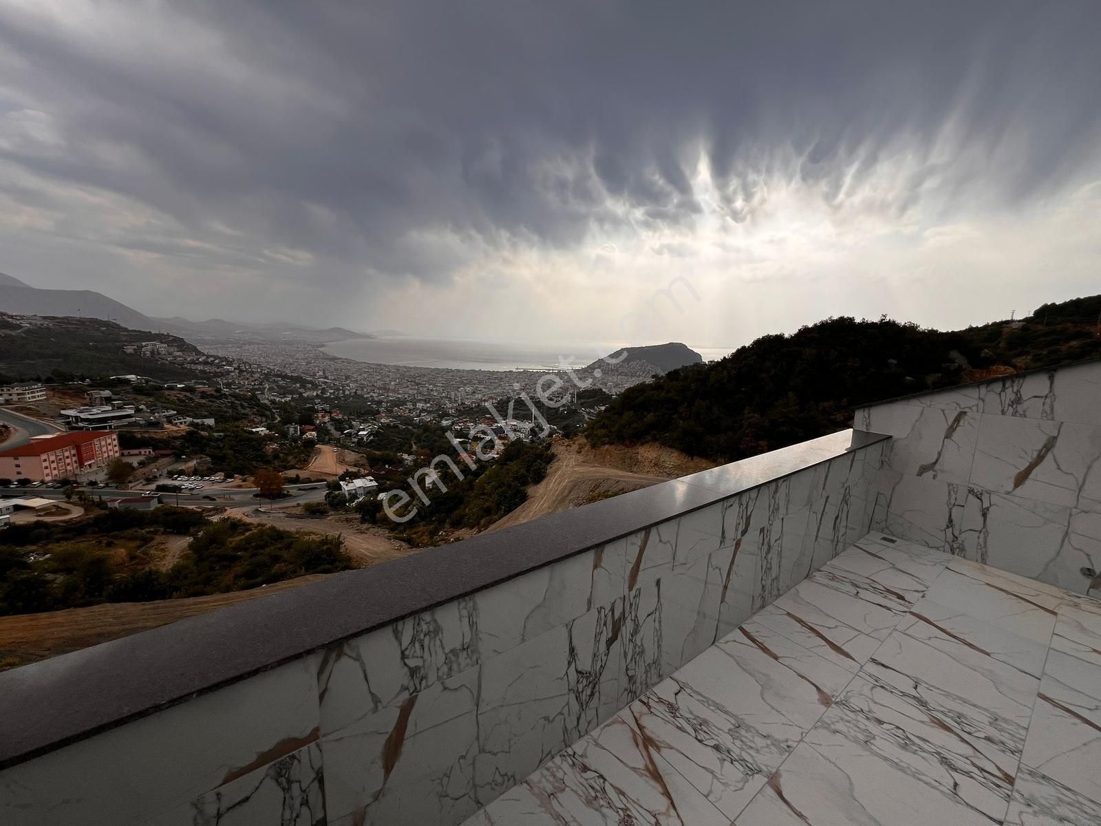 Alanya Tepe 3+2 200m2 Müstakil Havuzlu Lüxxx Triplex Villaaaaaaa - Görsel 2