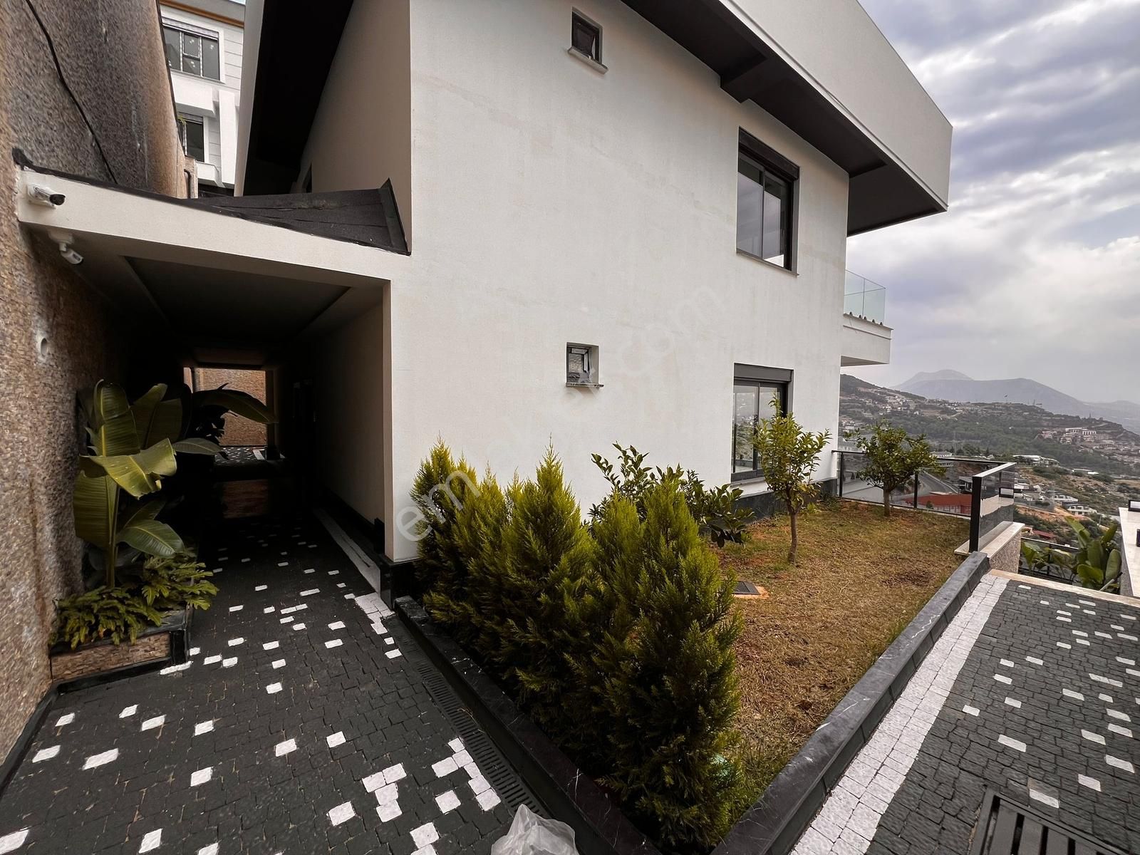 Alanya Tepe 3+2 200m2 Müstakil Havuzlu Lüxxx Triplex Villaaaaaaa - Görsel 32