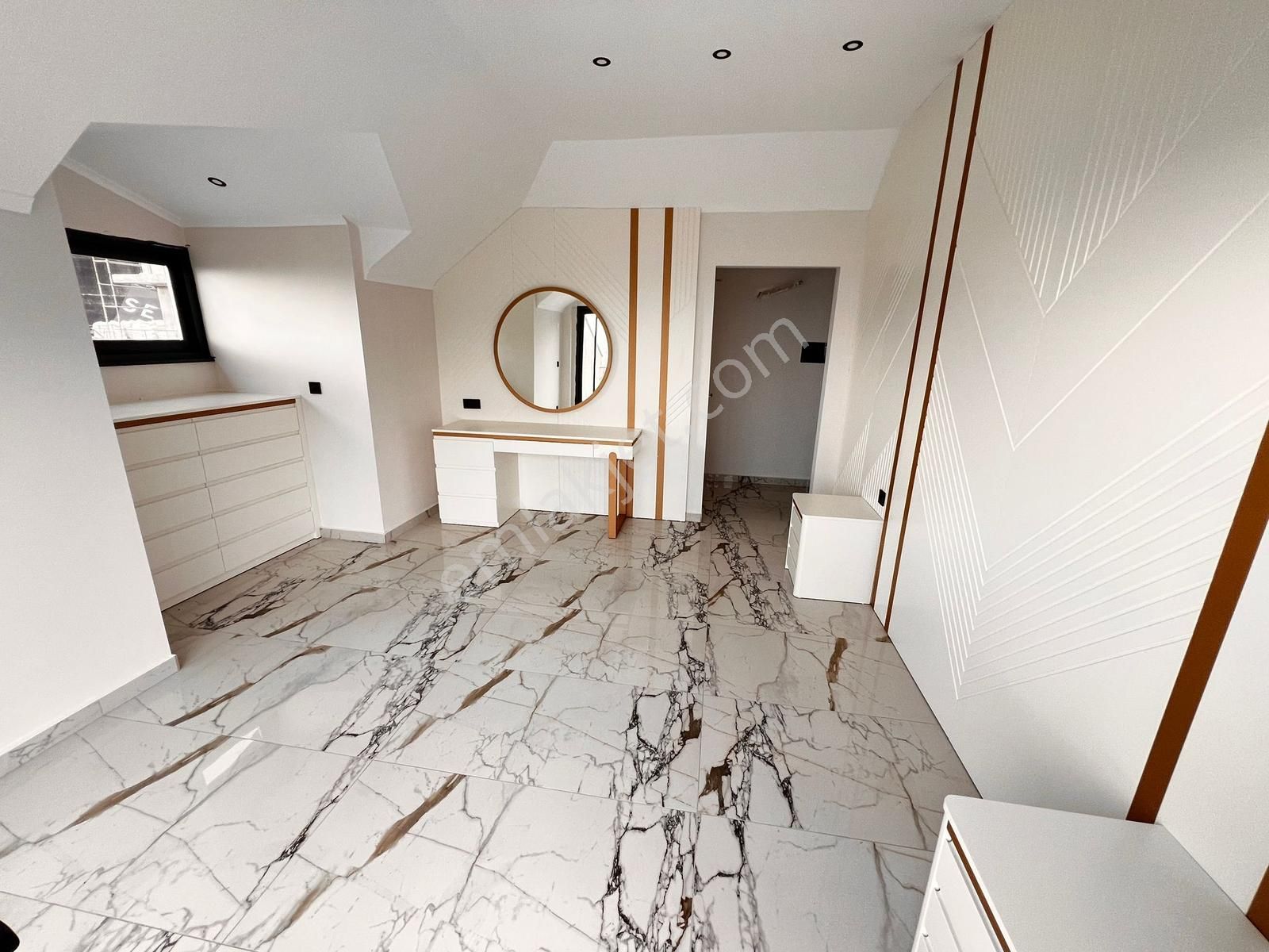 Alanya Tepe 3+2 200m2 Müstakil Havuzlu Lüxxx Triplex Villaaaaaaa - Görsel 7