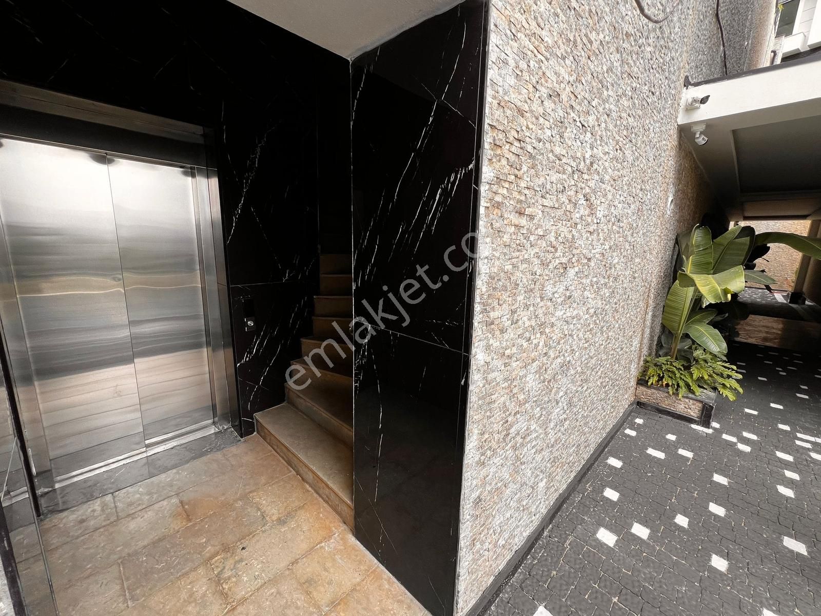 Alanya Tepe 3+2 200m2 Müstakil Havuzlu Lüxxx Triplex Villaaaaaaa - Görsel 5