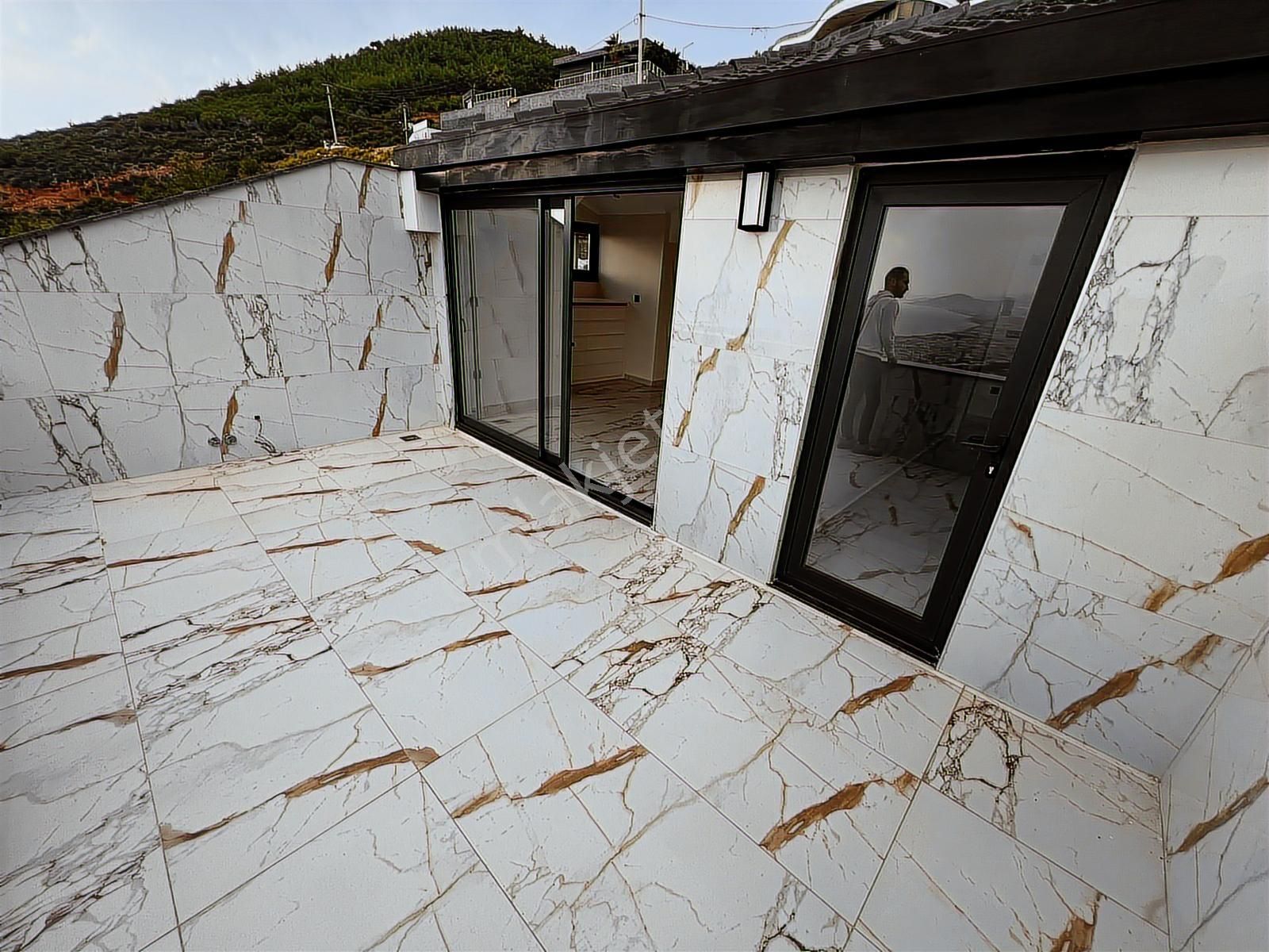 Alanya Tepe 3+2 200m2 Müstakil Havuzlu Lüxxx Triplex Villaaaaaaa - Görsel 20