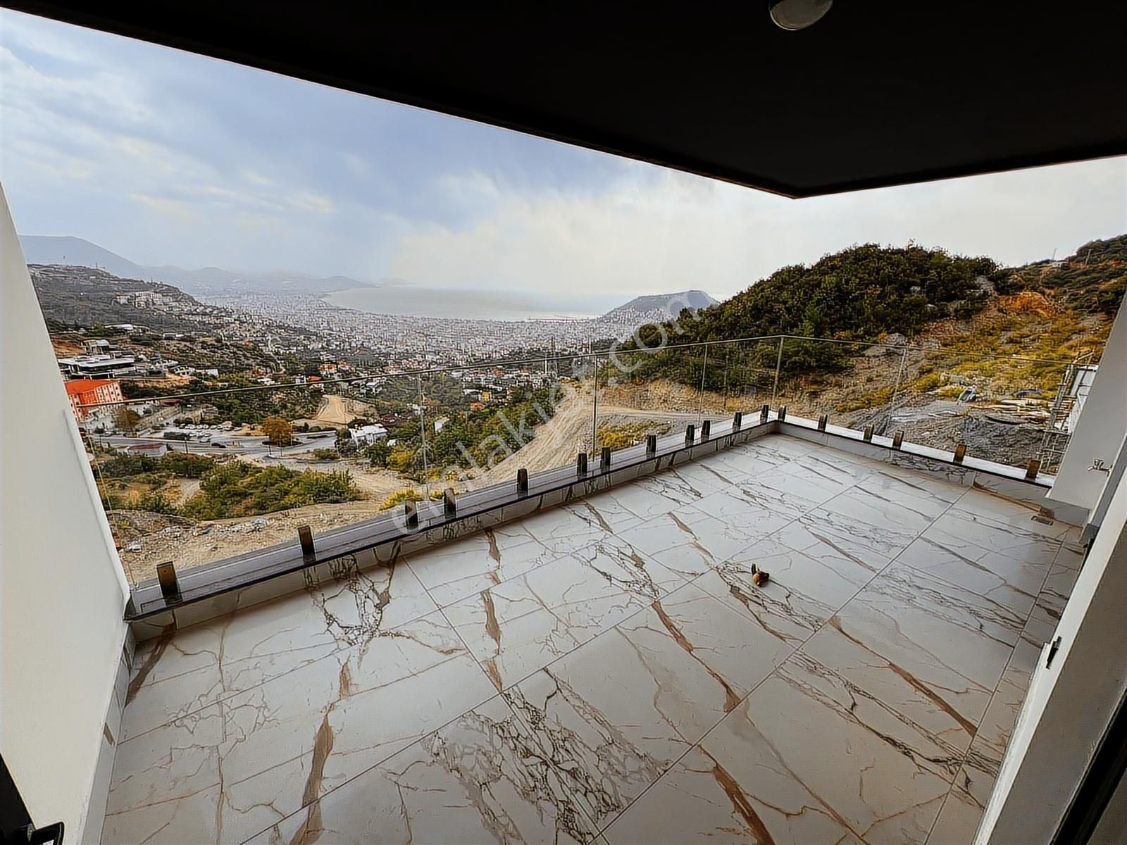 Alanya Tepe 3+2 200m2 Müstakil Havuzlu Lüxxx Triplex Villaaaaaaa - Görsel 31