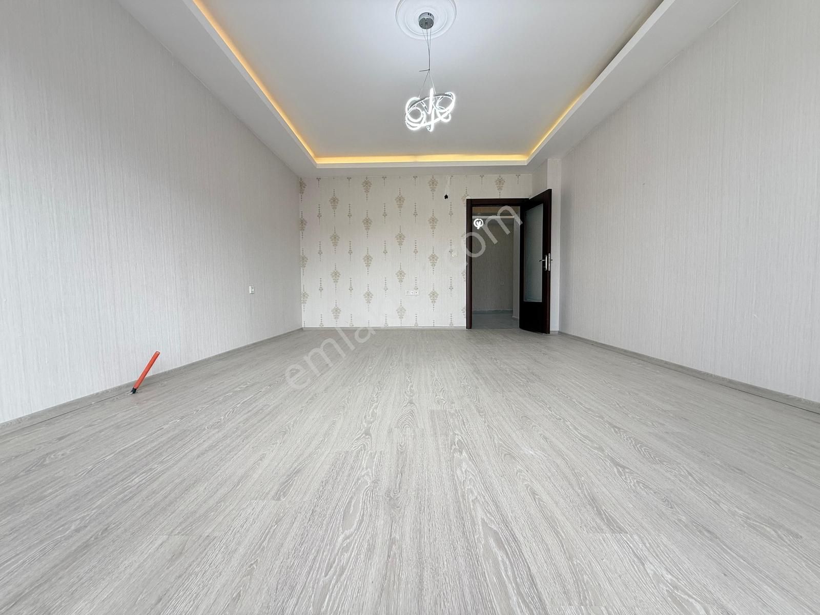 Han Gayrimenulden Okul Yanı Sıfır 3+1 Satılık Daire