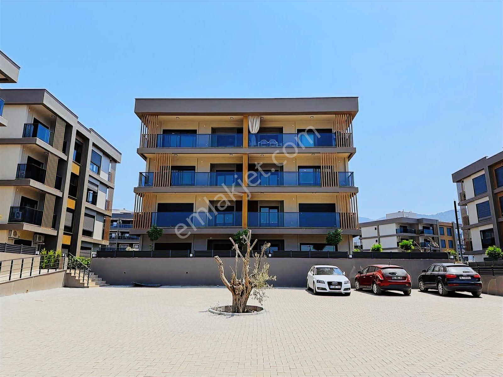 Davutlar'ın En Güzel Sitesinde 100m2 Satılık 2+1 Daire - Görsel 12