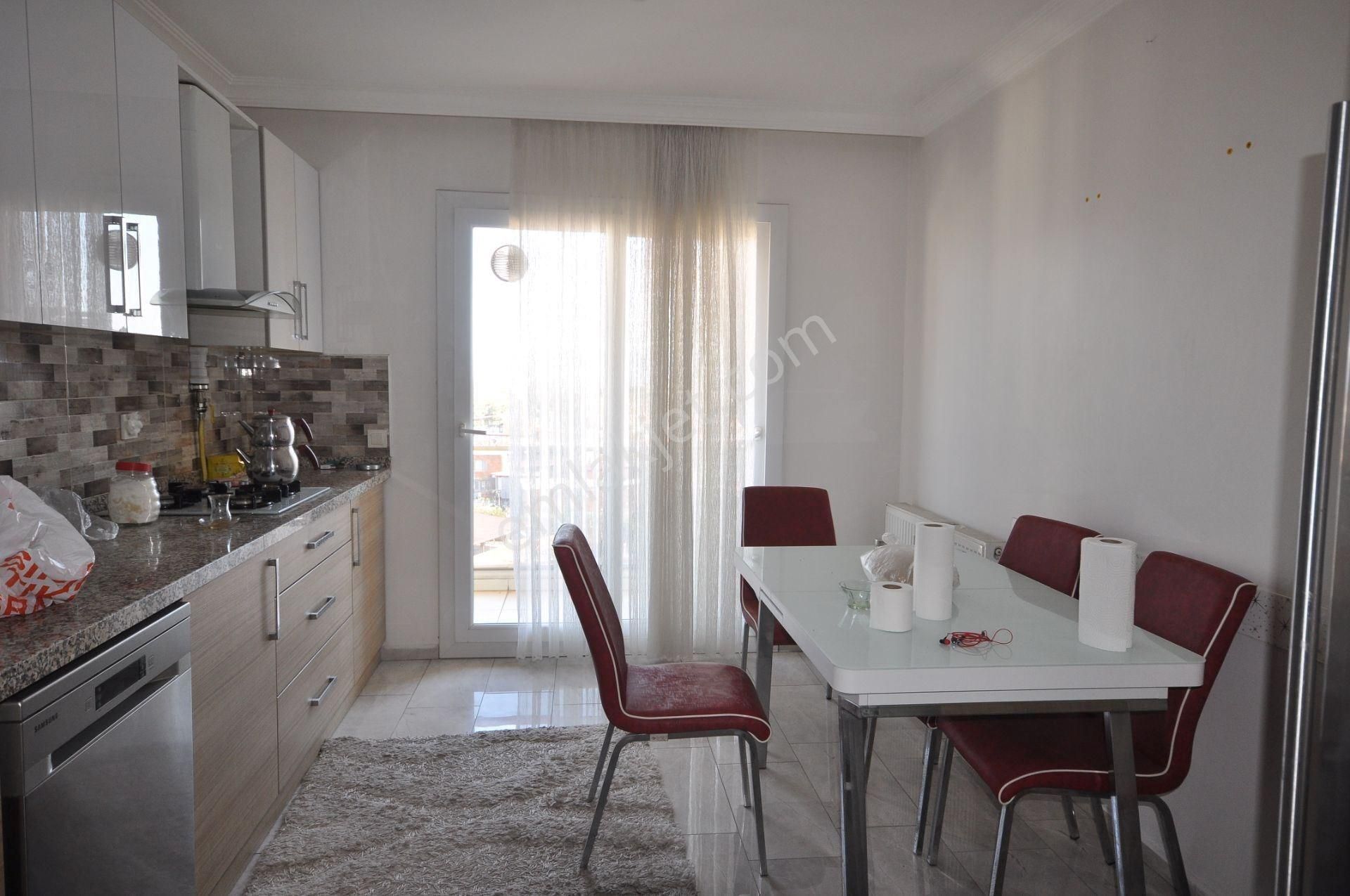 Çeltikçi Mahallesinde Satılık 8 Yaşında 3+1 Daire - Görsel 2