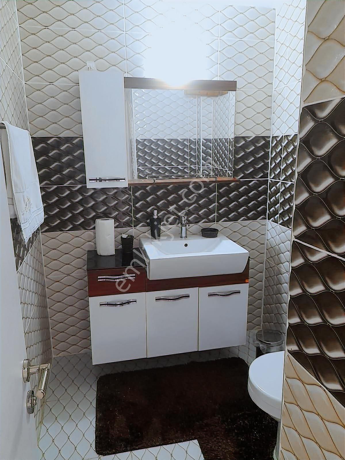 Stop’tan Foça Denize 400m.ana Cadde Üzeri Eşyalı Kiralık Villa - Görsel 14