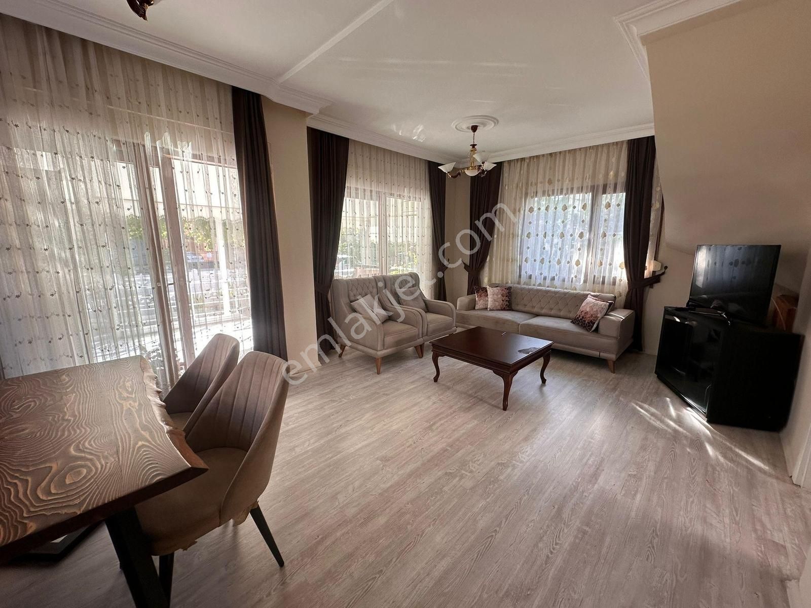 Stop’tan Foça Denize 400m.ana Cadde Üzeri Eşyalı Kiralık Villa - Görsel 7