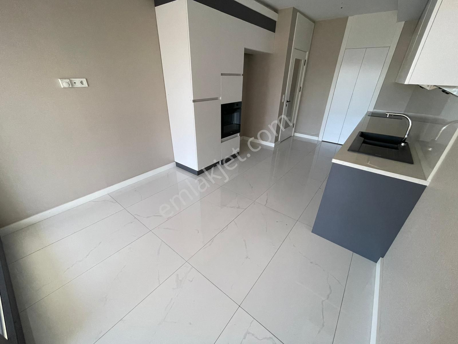 Yuvaköy Mah. Norm Tower'da Full Yapılı 4+1 Kiralık Daire - Görsel 11