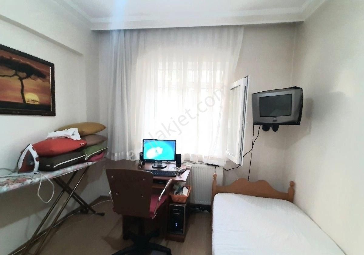 Sokullu Mehmet Paşa Mahallesi,merkezi Konumda,bakımlı, 3+1 Satılık Daire - Görsel 3